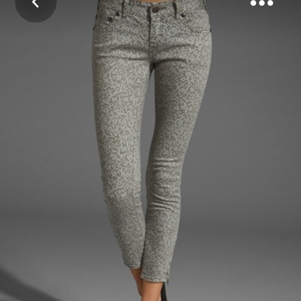 Free People skinny lace printed jeans size…